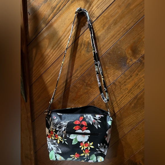 Beautiful Tote, 2 bags for the price of one🔥🔥 - Picture 4 of 6